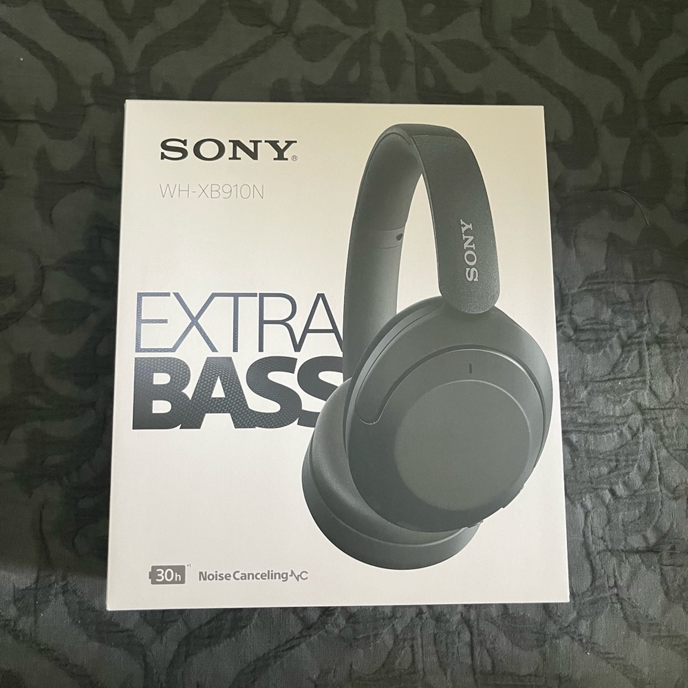 Sony - WHXB910N Wireless Noise Cancelling Over-The-Ear Headphones - Black